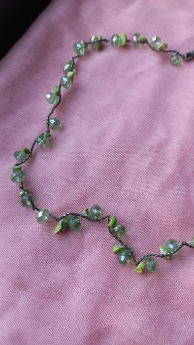 Colar pedras verde claro