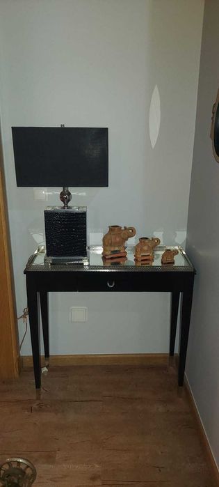 Consola com candeiro, castanho escura, prateada e espelho embutido