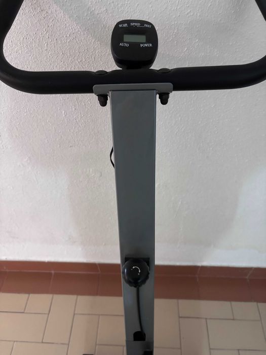 Bicicleta Estática Fitness Line - Compacta