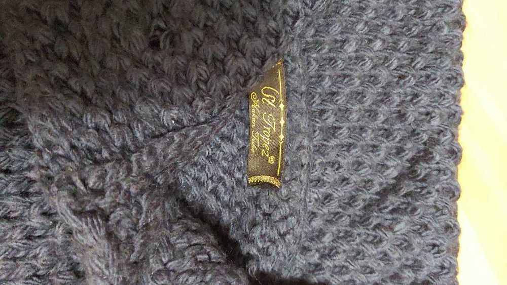 Жіночий в'язаний жакет