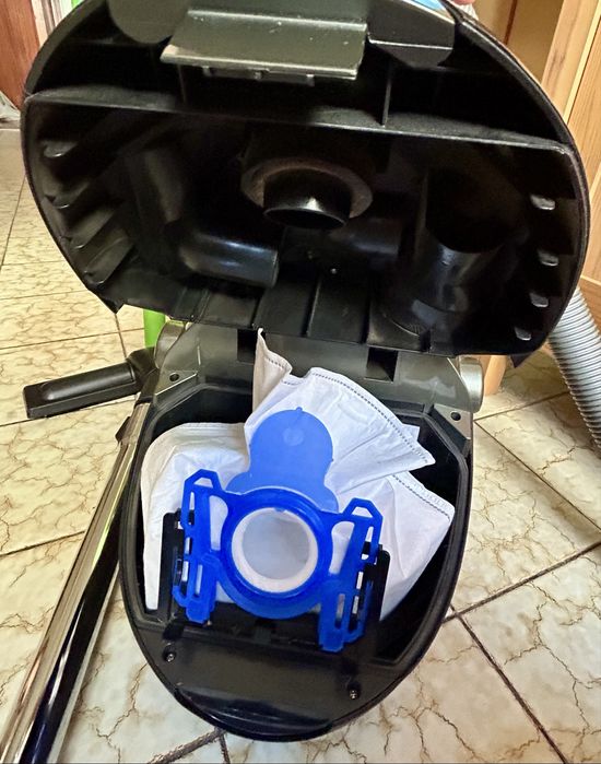 Aspirador com Saco AEG Ergo Essence 2000W