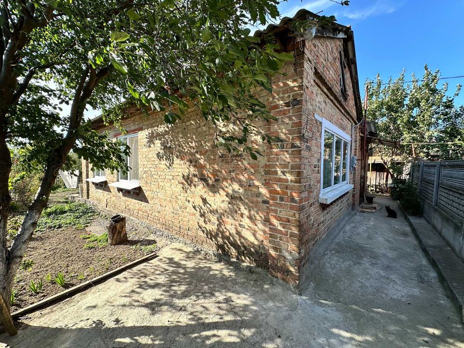 Продається затишний будинок на Ближніх Бучмах