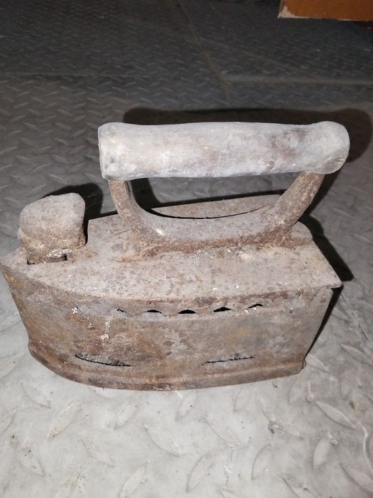 Старовинна праска на вуглях