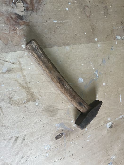 Молоток столярний