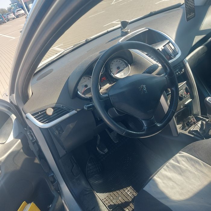 Продам Peugeot 207sw 1.4 бензин 2008 рік  пробіг 232.тис.