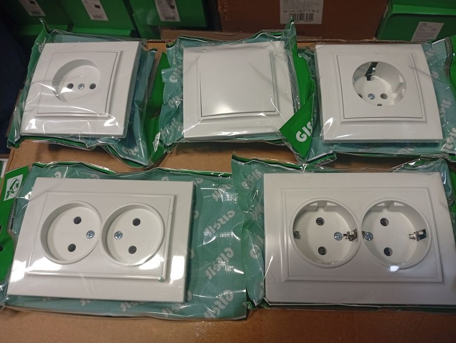 Розетки/выключатели/рамки/хорошее качество/красивый дизайн