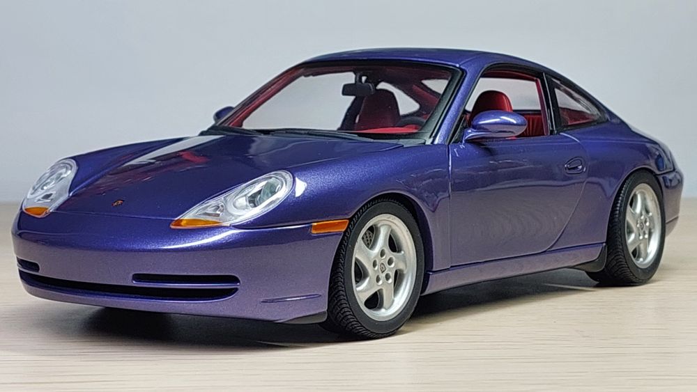 Модель Porsche 911 Carrera Gate 1:18