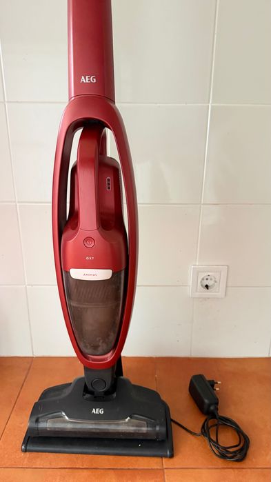 Aspirador Vertical Sem Fio AEG QX7 Animal, Sem Fio, Ótimo Estado