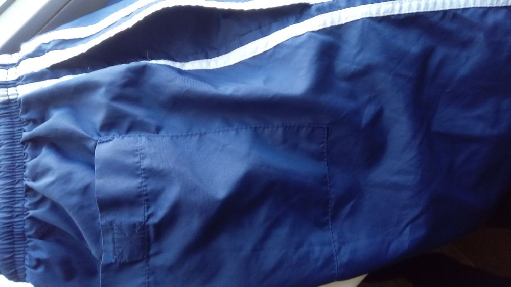 Adidas ( vintage )  шорты  m-l