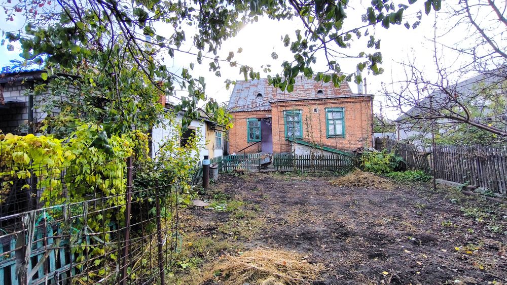 Продам добротний цегляний будинок,  Мирний