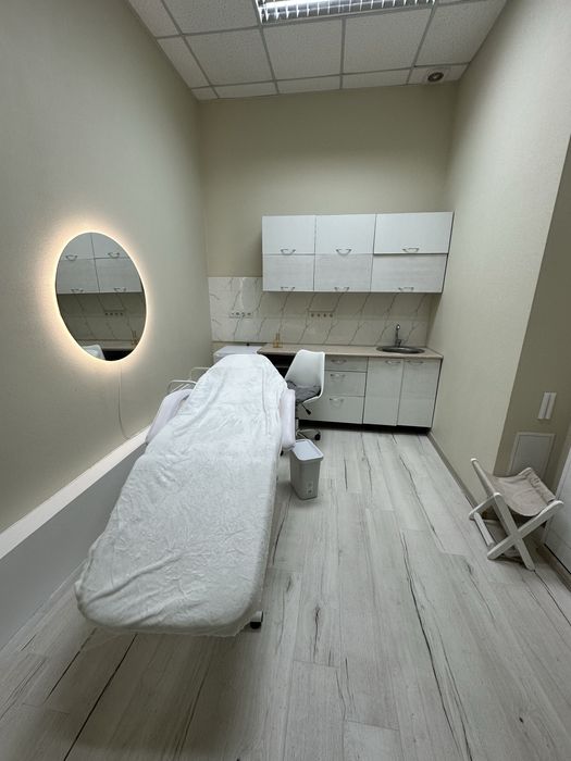 Аренда кабинета косметолога ЦЕНТР с ВОДОЙ /  по мес/на 15 дней в месяц