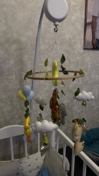 Прода мобіль в дитяче ліжечко