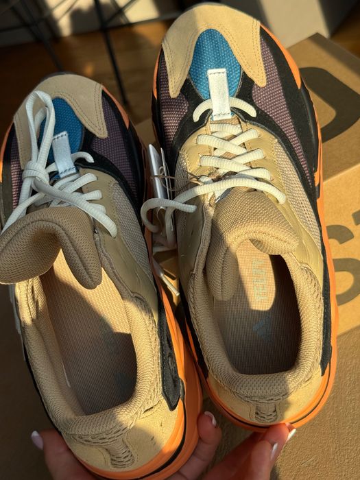 NOWE Yeezy 700 Enflame Amber – EU 42