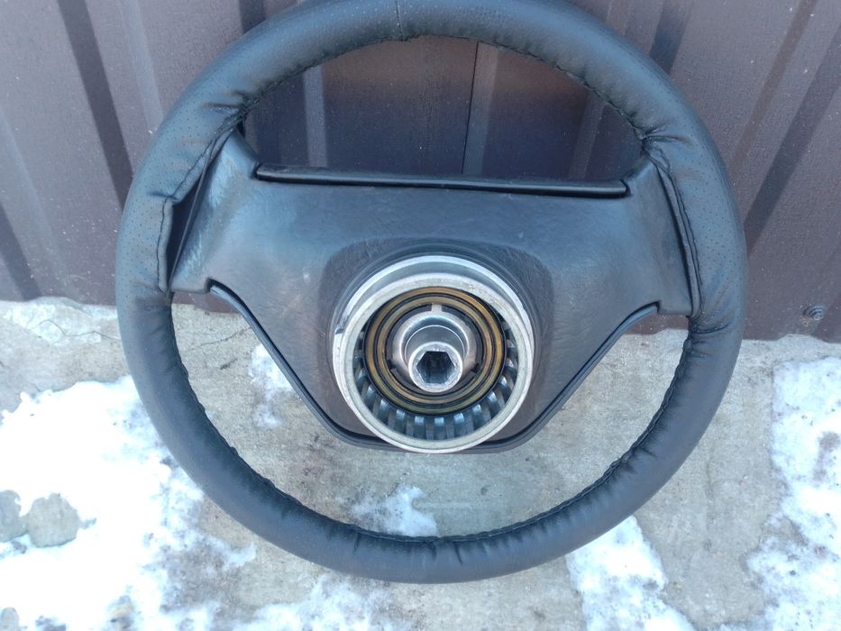 Продам  руль на Скорпио 1