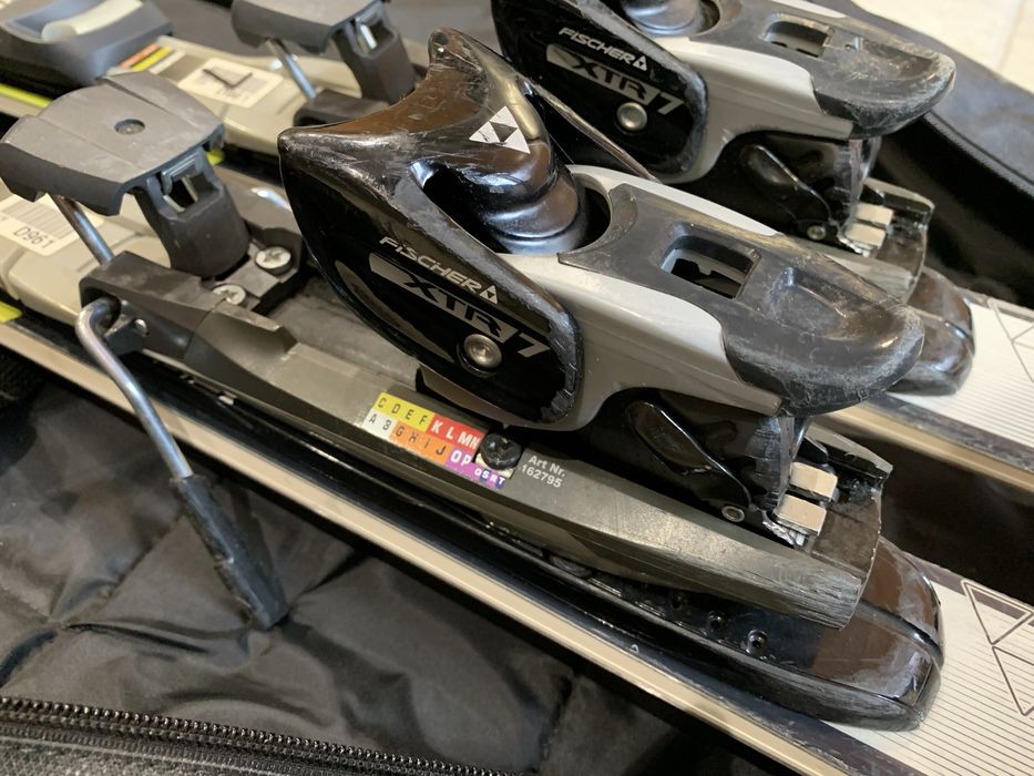 Narty Fischer RC4 Worldcup 160cm FIS + wiązania + pokrowiec