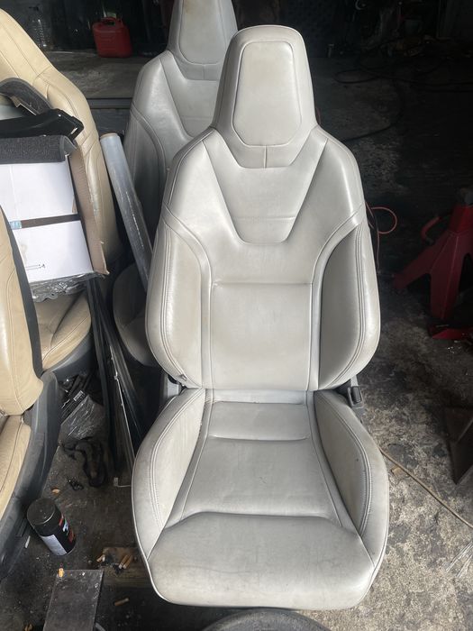 Tesla S 12-20 кузовні запчастини