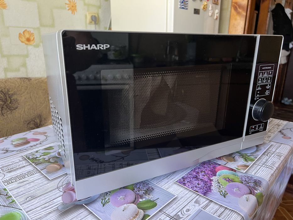 Продається мікрохвильовка SHARP нова.