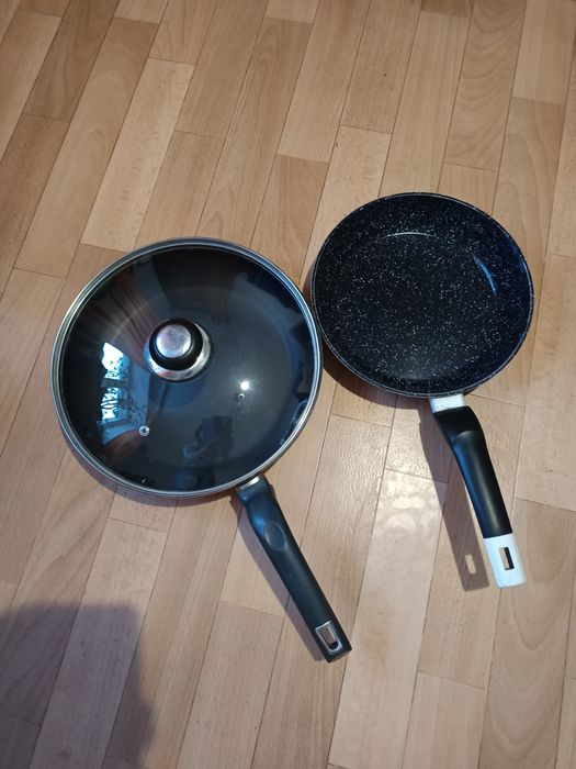 Сковорода диаметр 24см,28см.