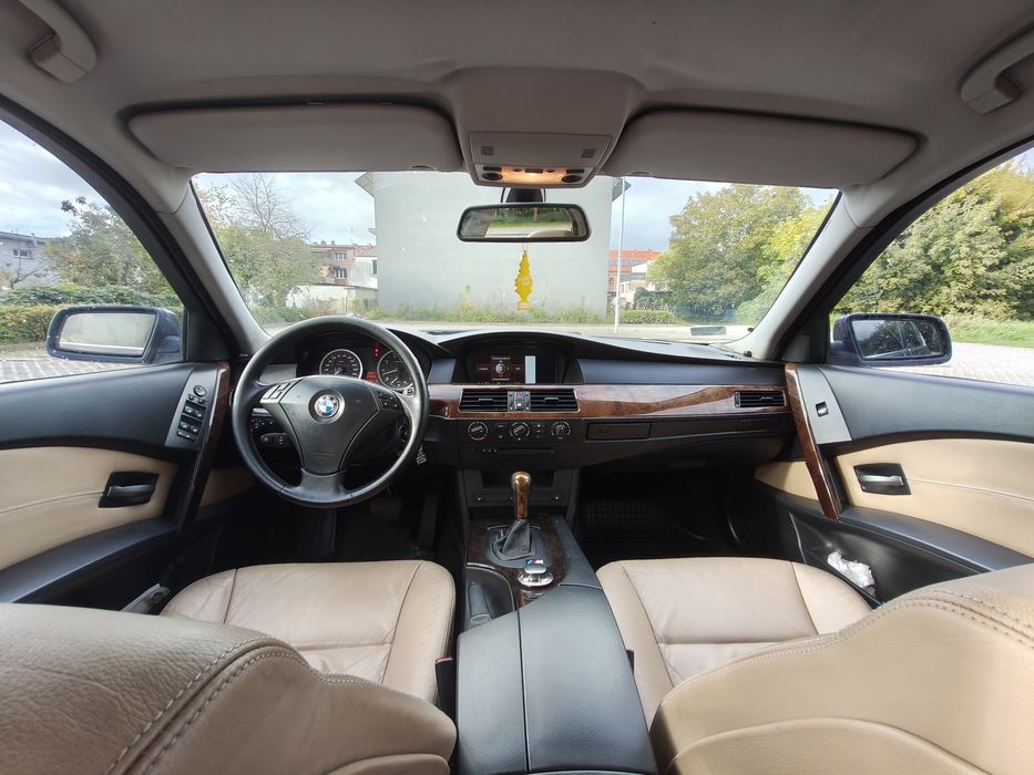 BMW E60 (2.2 R6 M54) 520i