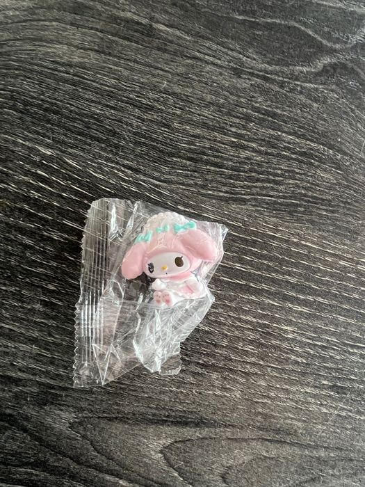 Dollymix Dolly Mix x Sanrio My Melody lolita goth figurka Hello Kitty