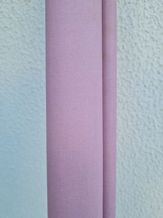 1 cortina japonesa rosa e 1 estore de bambu novos