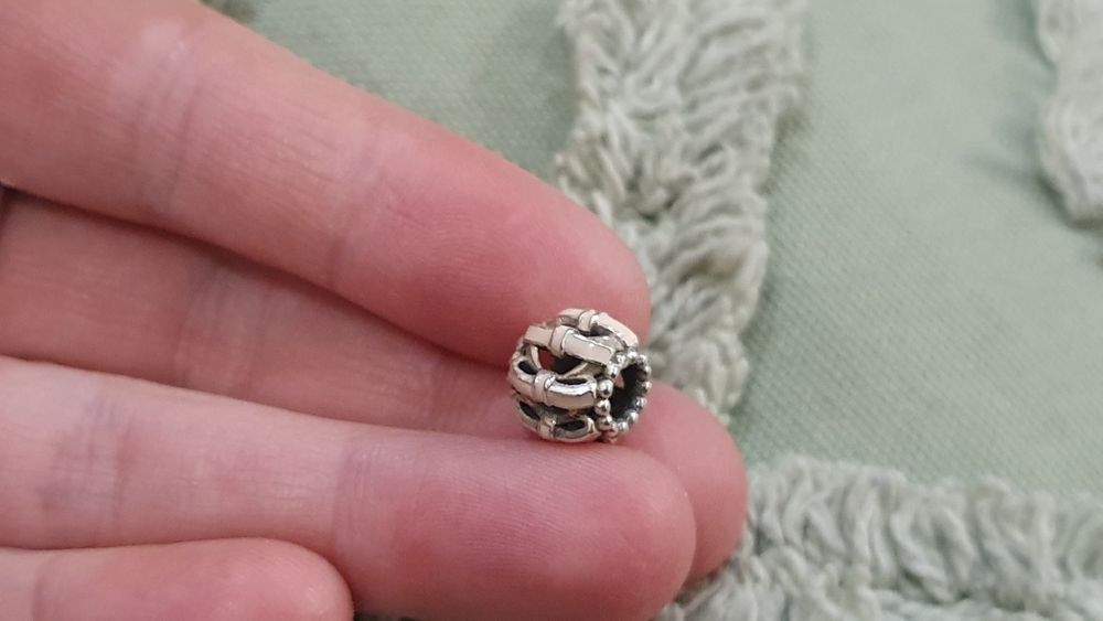 Charms Pandora kokarda