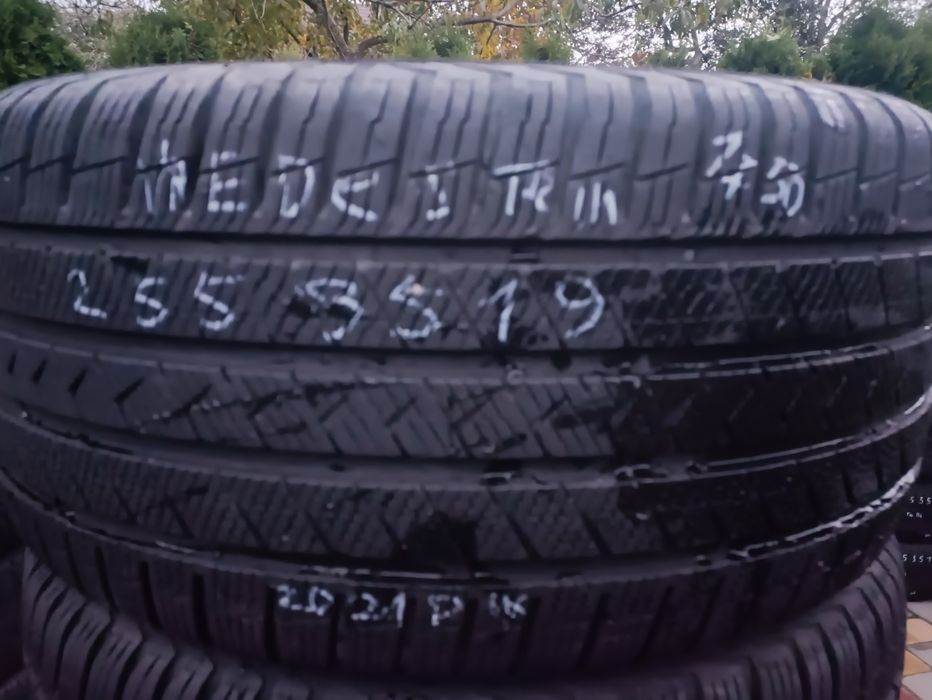 Шини зимові 235/40/50 R19