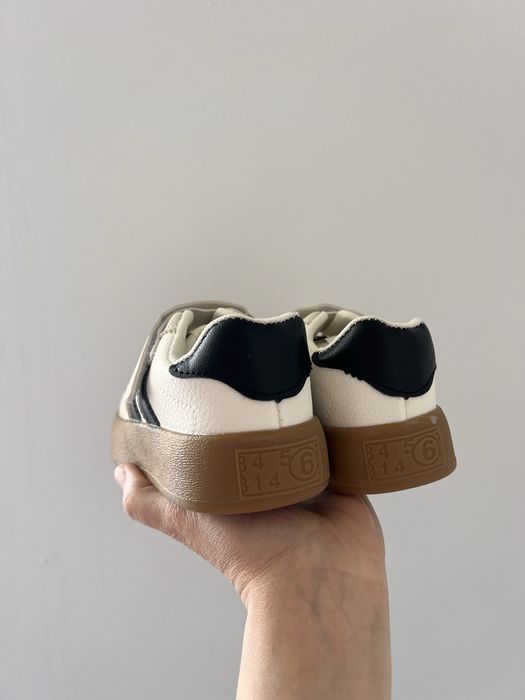 Кросівки  розмір  30-18см (маломірять)2 шт