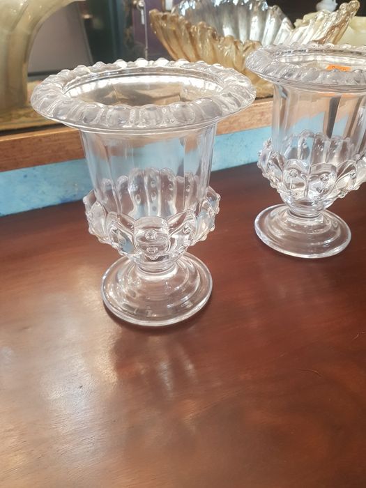 Par de anforas em vidro