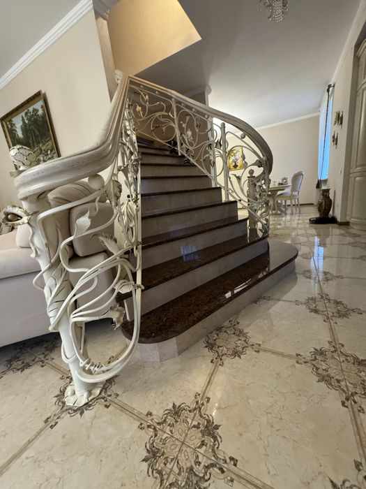 Облаштований, новий Будинок з меблями та технікою.