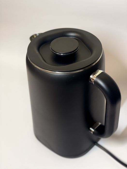 Електрочайник з термометром