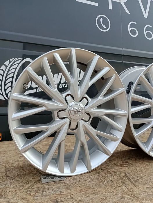 Felgi TOYOTA 5x114 r18 et50 7j Tpms  Auris Camry C-hr Prius
