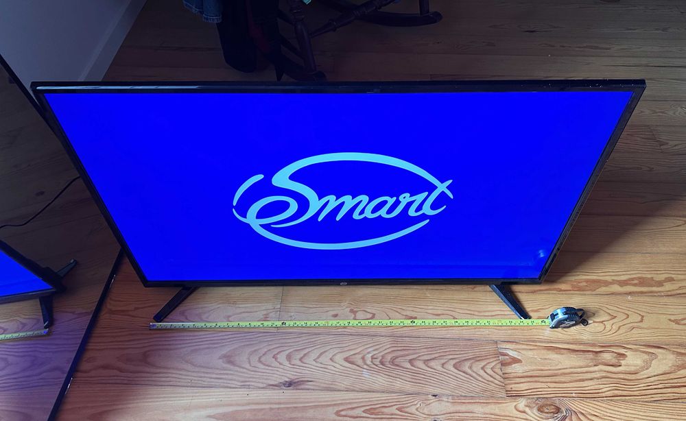 Tv Esmart MIDE419 42" LED TV
