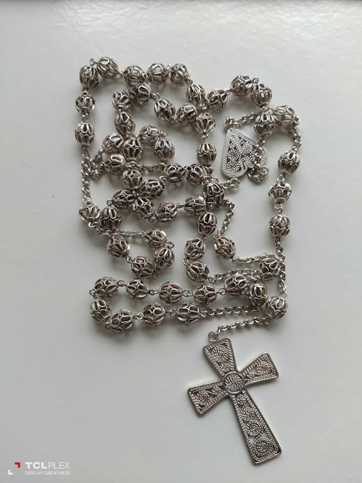 Terço em prata, uma peça única, de enorme requinte e elegância