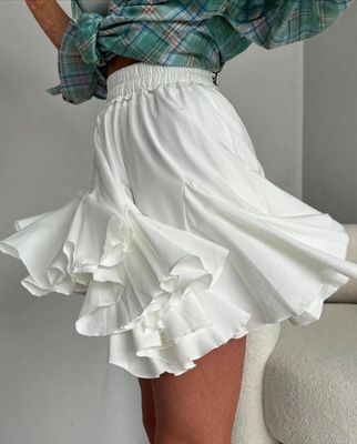 белая юбка-шорты с рюшами, новая