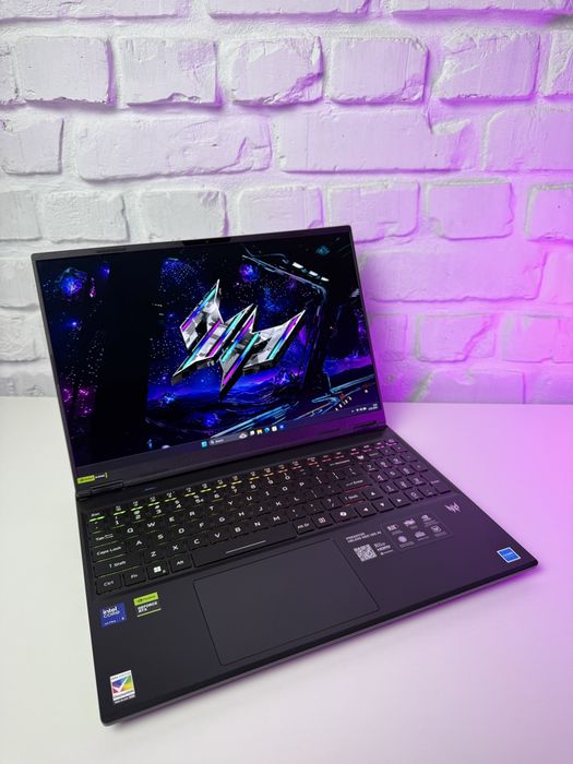 Predator 16S AI OLED QHD+ 240hz, Ultra 9 275HX, RTX 5070TI, 32GB/512GB SSD