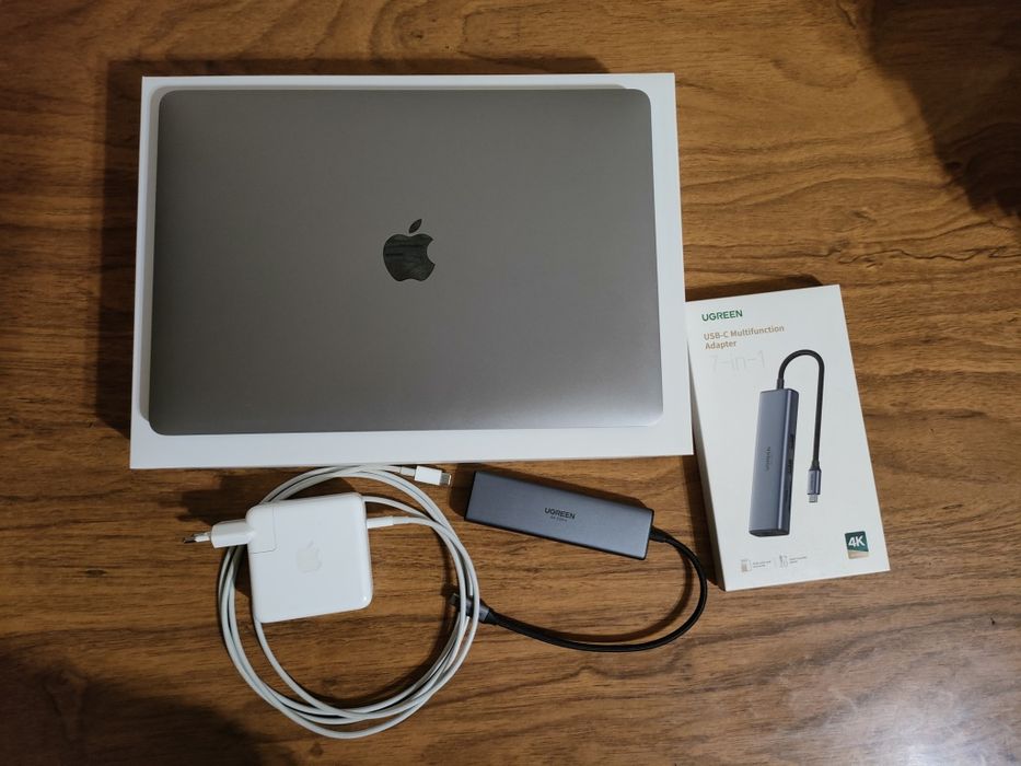 Ноутбук Macbook Pro 13 2020 16/512гб i5-1038NG7 A2251