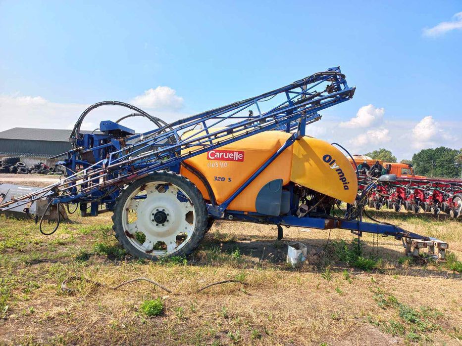 Продам польовий оприскувач.   Caruella OLYMPIA