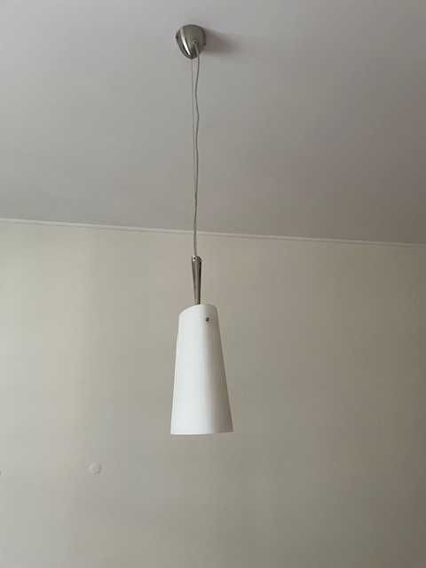 Conjunto Candeeiro de teto/suspenso branco, com fio metalizado e 2 candeeiros mesa cabeceira a condizer