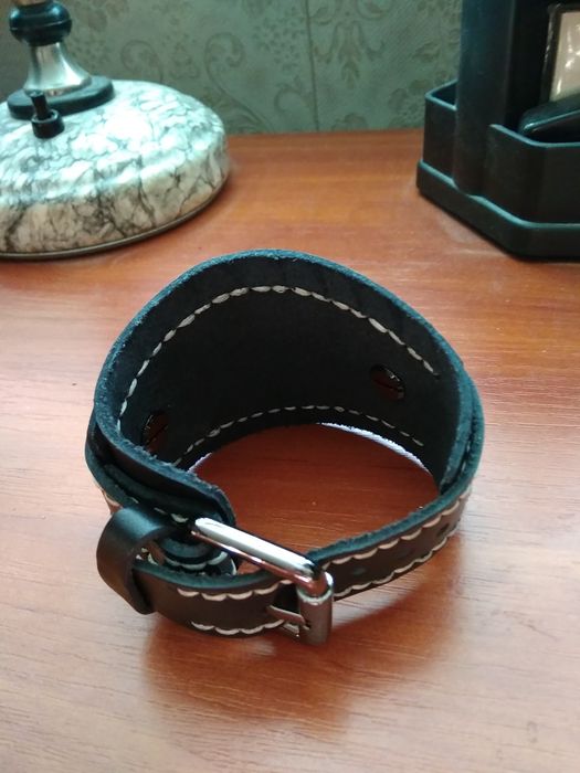 Продам кожаный ремешок для наручных часов