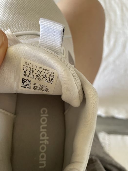 Кросівки Adidas для бігу та кеди шкіряні
