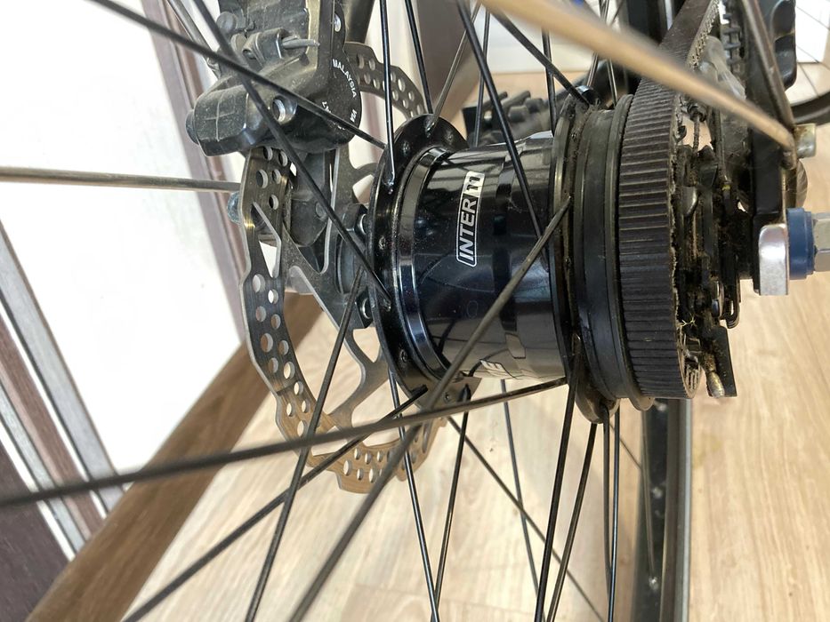 Сучасний велосипед (планетарна втулка, ремінна передача)