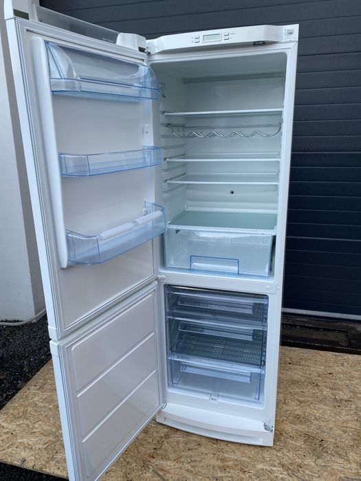 Холодильник Electrolux, ERB34300W, Крапельна система, 180 см,  Швеція!