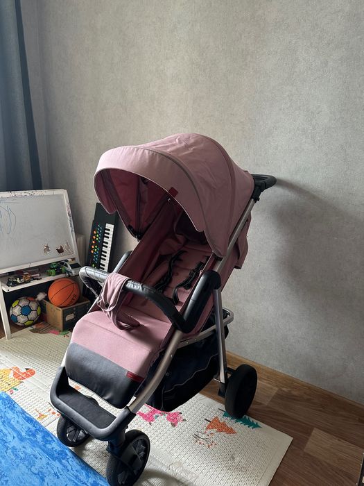 Прогулянковий візок carrello echo