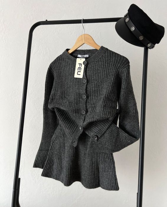 Костюм з спідницею