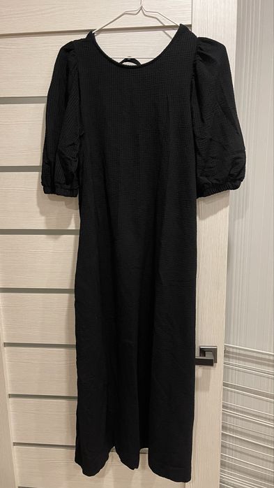 Чорна міді сукня, плаття hm М з відкритою спиною - на свято, заручини