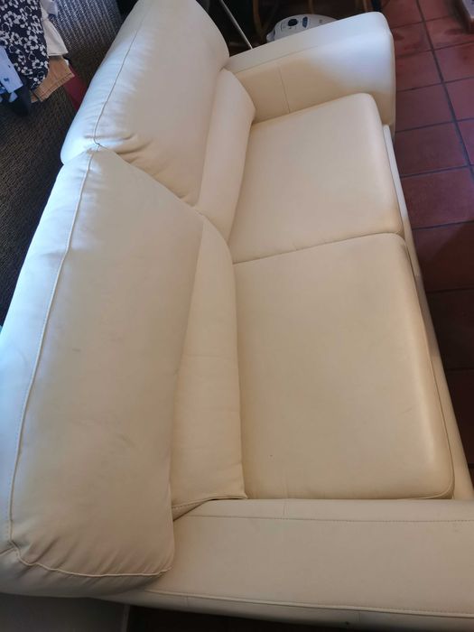VENDE-SE SOFA EM PELE -EXCELENTE OPORTUNIDADE