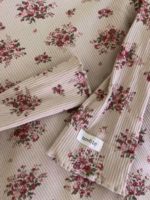 Ніжна в рубчік кофта в квіти на дівчинку6-8 р.122-128 органічний котон