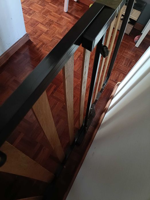 Estrado 90x190 com vários colchões de solteiro