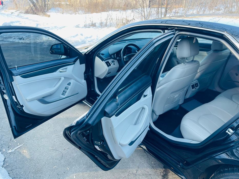 CADILLAC CTS отличное состояние